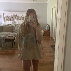 urban outfitters graphic tee good condition